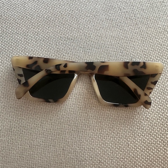 & Other Stories Tortoise Shell Sunglasses